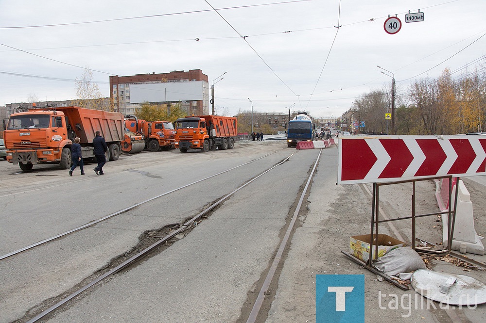 На улице Мира продолжается ремонт путепровода