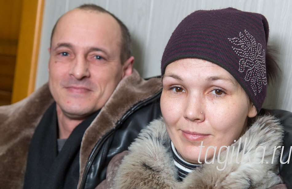 Семьи получили свидетельства на улучшение жилищных условий.

Тушнолобовы Евгений и Марина