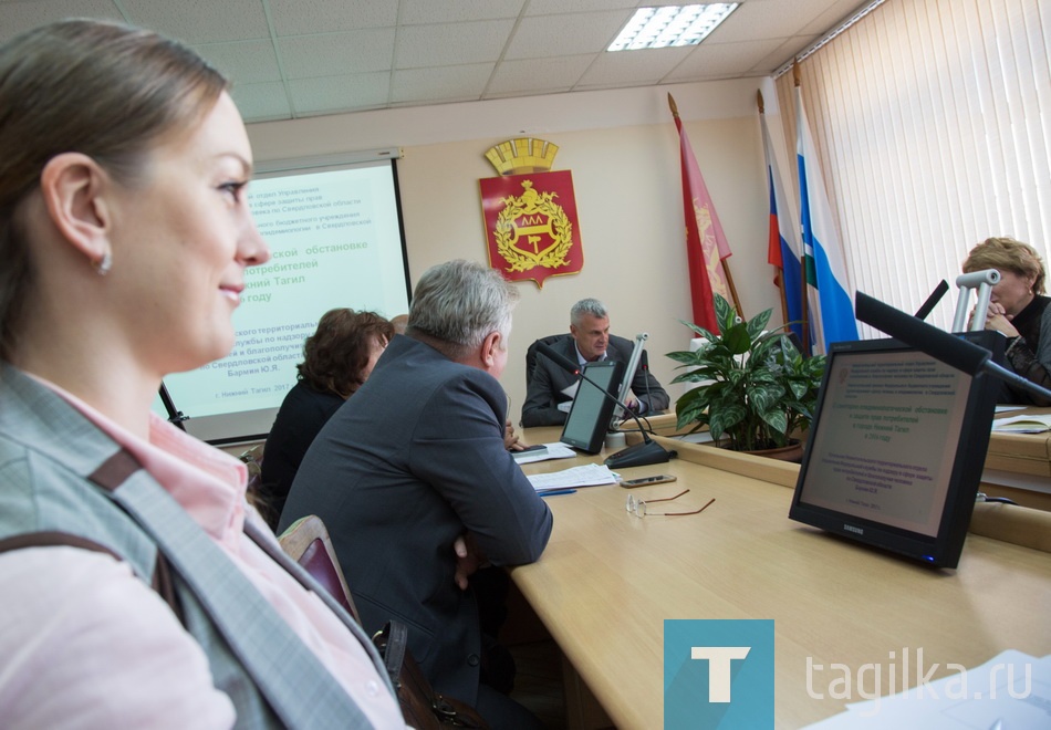 Ситуация складывается парадоксальная. Впервые бесплатное обследование на неинфекционные болезни, которые являются основной причиной инвалидности и смертности населения, проводится не для отдельных групп, а для всех, кто старше 18 лет, а интерес к нему отсутствует. В чем причина?

По мнению представителей медицинского сообществ города, пациенты сами часто  игнорируют возможность проверить состояние своего организма. Многим мешает рабочий график – не все руководители с пониманием относятся к просьбе отпустить своих сотрудников на медосмотр