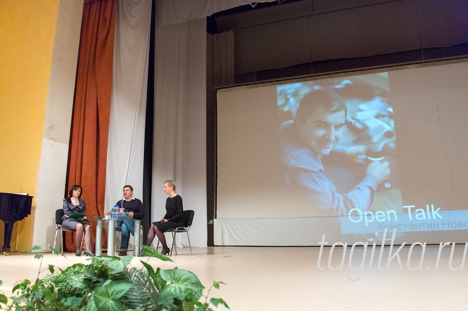 Сегодня в рамках работы форума активных граждан «Городское сообщество: векторы развития» прошла открытая беседа с лауреатом Нобелевской премии по физике 2010 года Константином Новоселовым. На Open Talk с создателем уникального наноматериала – графена собрались молодые ученые, студенты вузов и учащиеся школ города – победители олимпиад по физике.