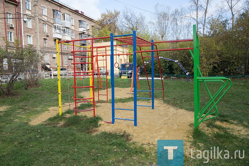 Детская площадка. Ленина 71