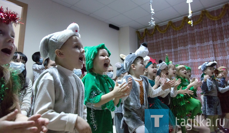 Новогодний утренник в детском саду N24