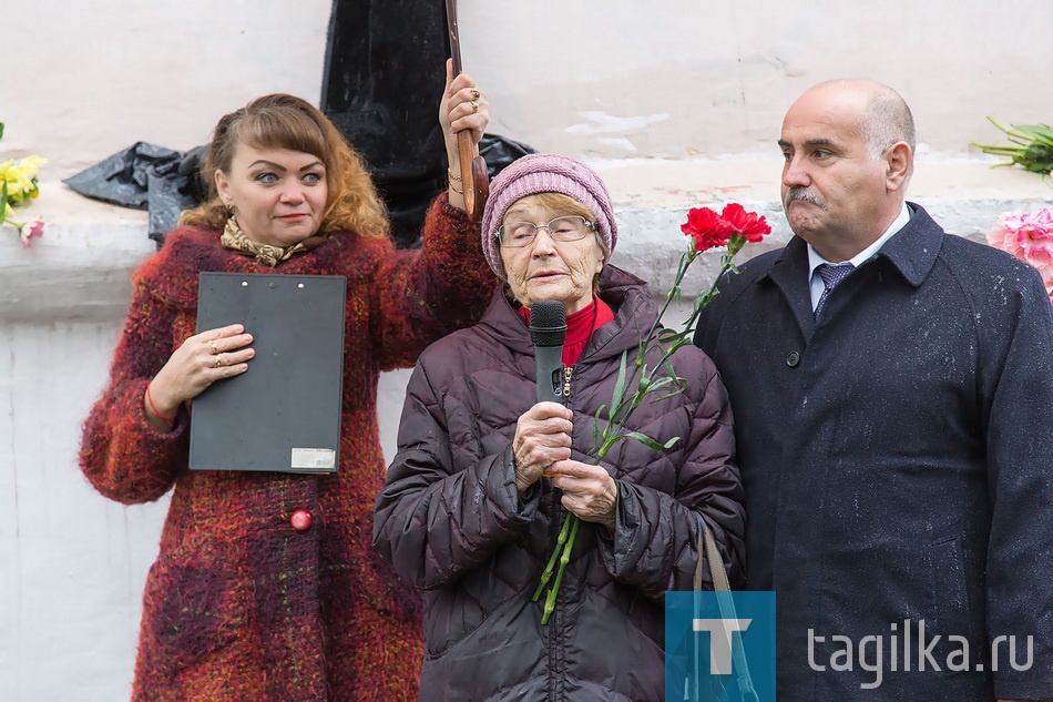 Открытие мемориальной доски учителю Гейцану Борису Давидовичу.