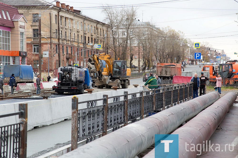 На улице Мира продолжается ремонт путепровода