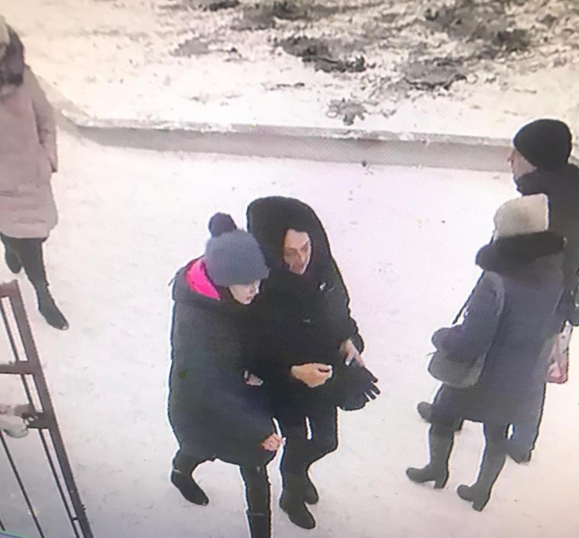 В Нижнем Тагиле задержали женщин, которые обманули пенсионерку: подменили деньги билетами банка приколов