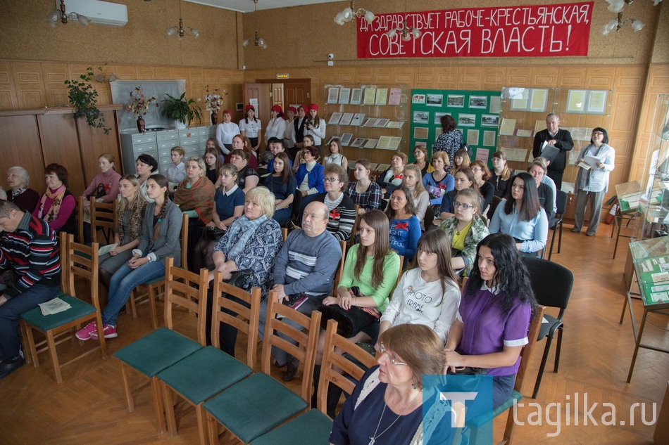 Городской архив. Выставка посвященная 100летию Великой Октябрьской Революции 1917 года