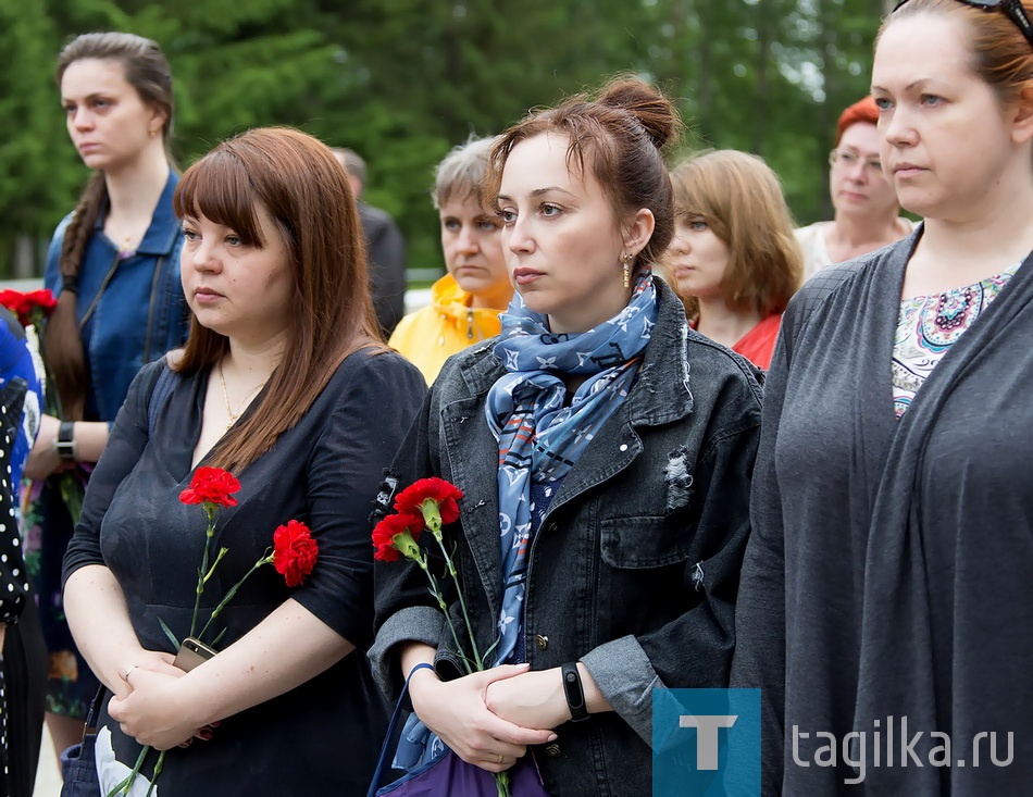 22 июня - День Памяти и скорби. Митинг

На Мемориале кладбища «Центральное» собрались представители администрации, предприятий, общественных организаций, ветераны и молодежь