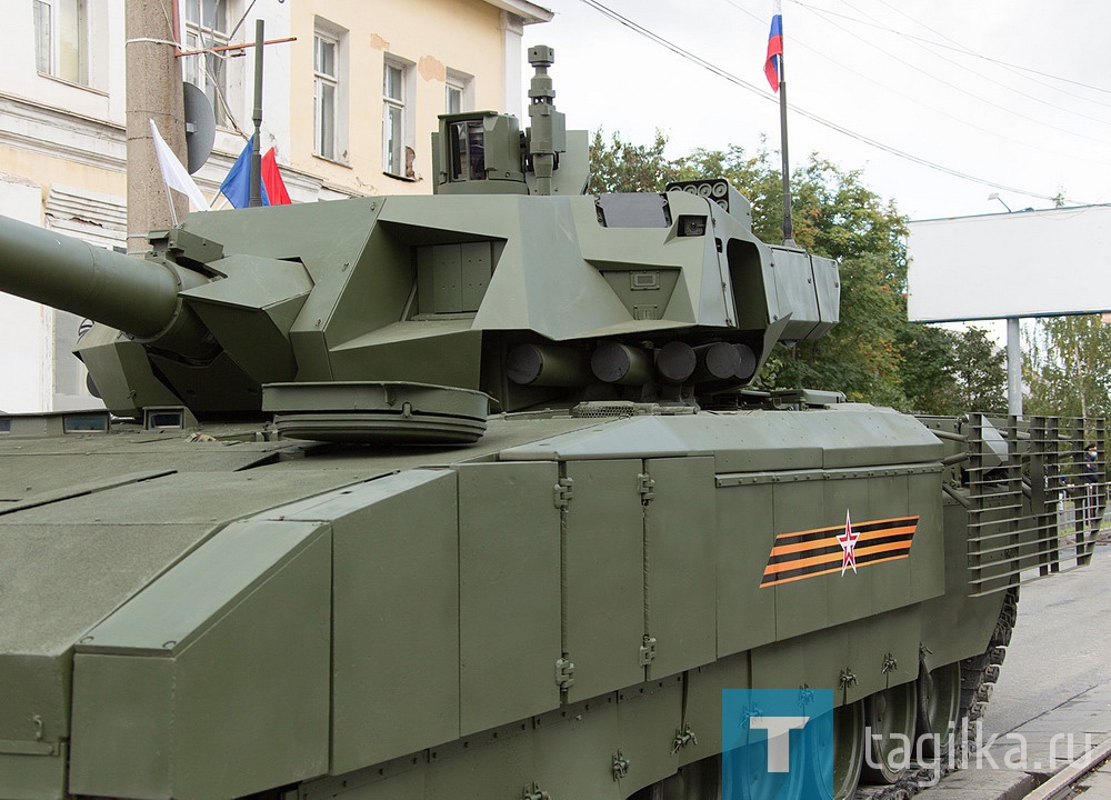 Все готово к началу прохождения военной техники по главной улице города