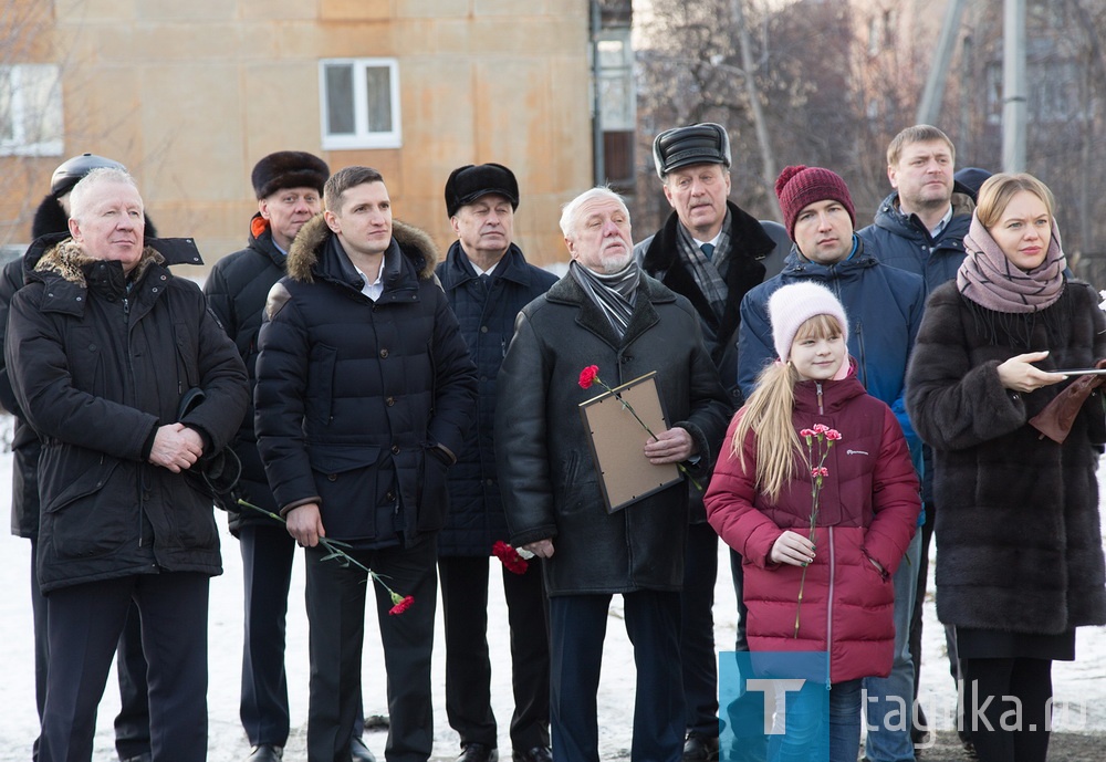 В Нижнем Тагиле торжественно открыли памятную доску в честь Евгения Зудова