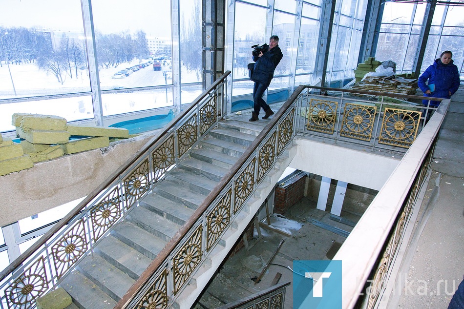 Оперативное совещание по ремонту цирка.
