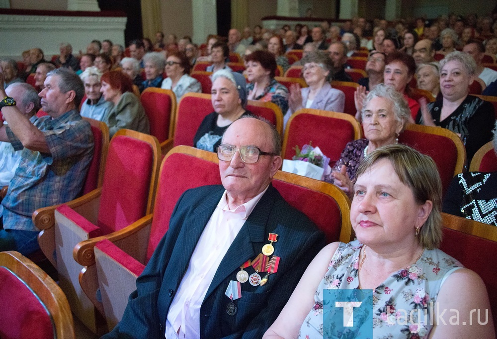 В центре культуры и искусств НТМК чествовали ветеранов-металлургов. 