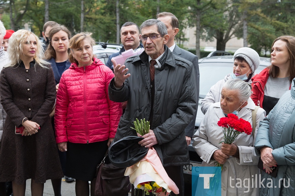 В Нижнем Тагиле установили памятную доску в честь Героя Советского Союза Анатолия Селезнева