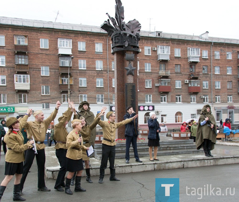 МИТИНГ У ПАМЯТНИКА ТАГИЛЬЧАНАМ – ГЕРОЯМ СОВЕТСКОГО СОЮЗА И ПОЛНЫМ КАВАЛЕРАМ ОРДЕНА СЛАВЫ