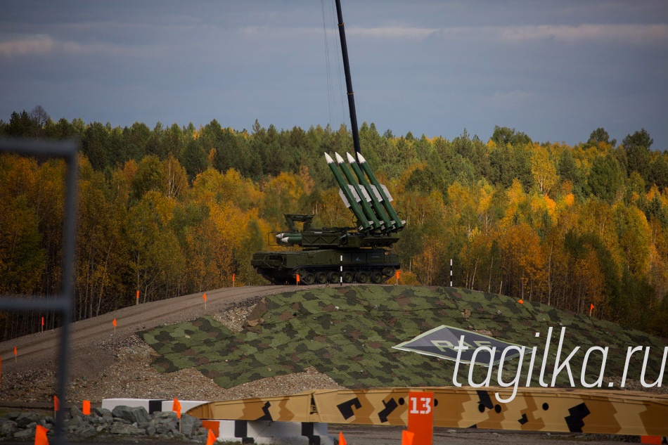 RUSSIA  ARMS  NA  ZEMLE