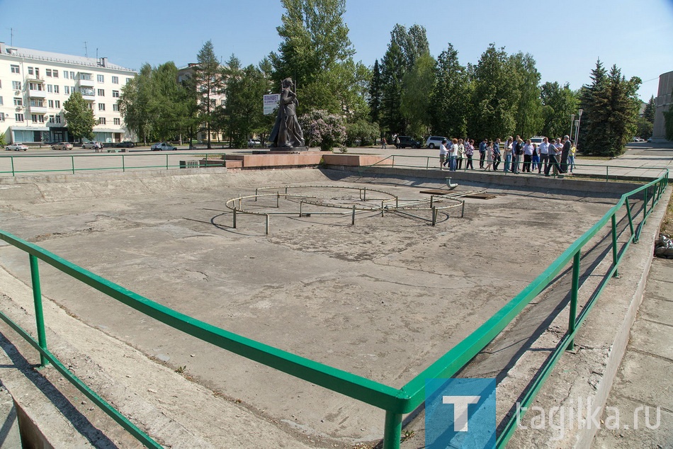 Площадь у Современника. Благоустройство.