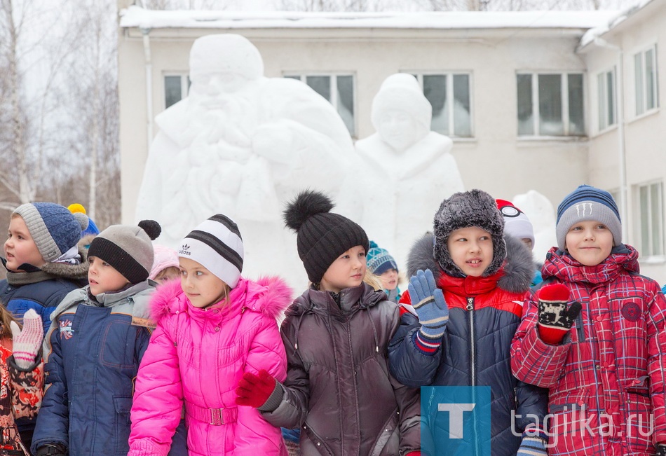 Новогодняя елка в поселке "Старатель".