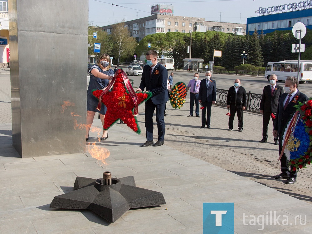 Глава Нижнего Тагила Владислав Пинаев возложил венки к памятникам горожанам, воевавшим в годы Великой Отечественной войны