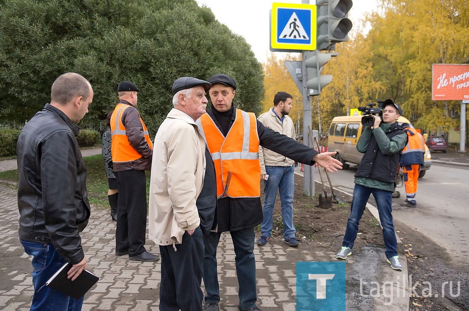 По улице Черных у специалистов остались значительные замечания: не хватает длины проезжей части. Сегодня там работают бригады УБТ-сервиса, исправляют недостатки. Не завершено благоустройство на Липовом тракте и на улице Выйской.
