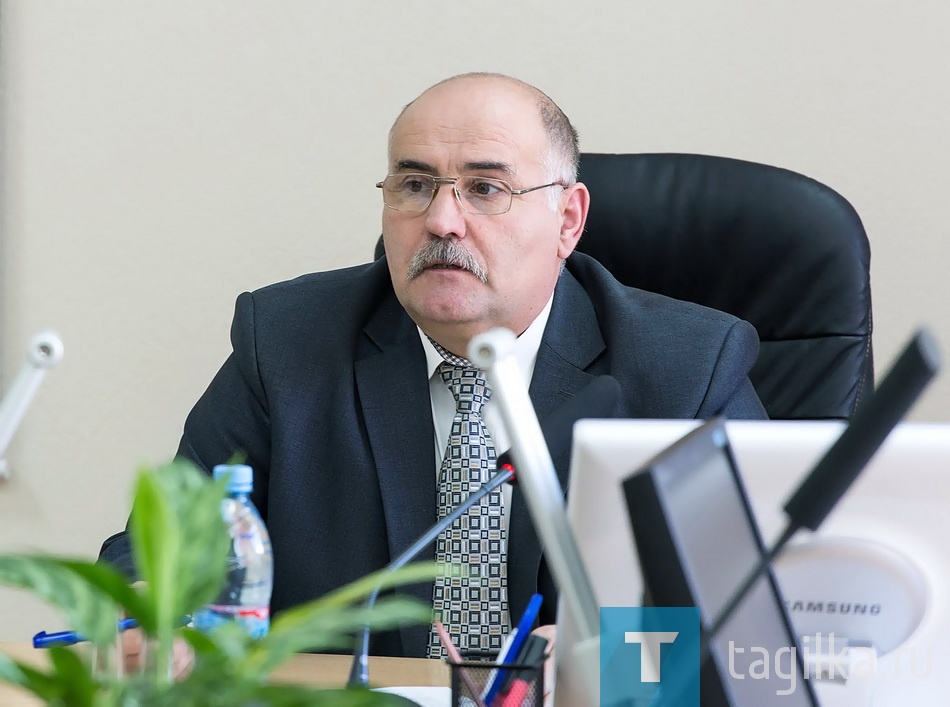 Эпидемиологи еще раз напомнили два «золотых» правила поведения во время эпидемии – болеть дома под наблюдением врачей и поменьше бывать в людных местах.

По данным статистики на 19 января, в городскую Демидовскую больницу уже госпитализированы 14 гриппующих. В стационаре «инфекционки» – 160 человек с тяжелым течением ОРВИ.