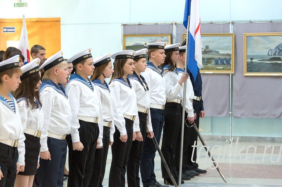 Моряки - подводники. Выставка Рифа Садыкова.