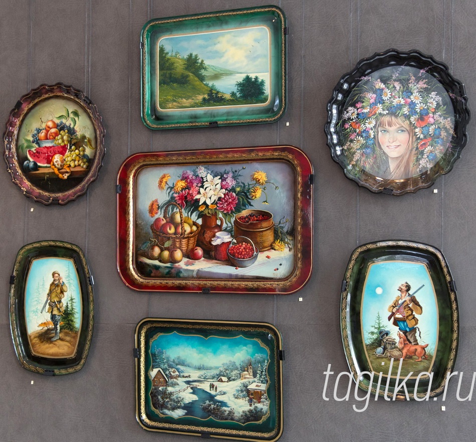 «Февральский вернисаж». Выставка подносов.
