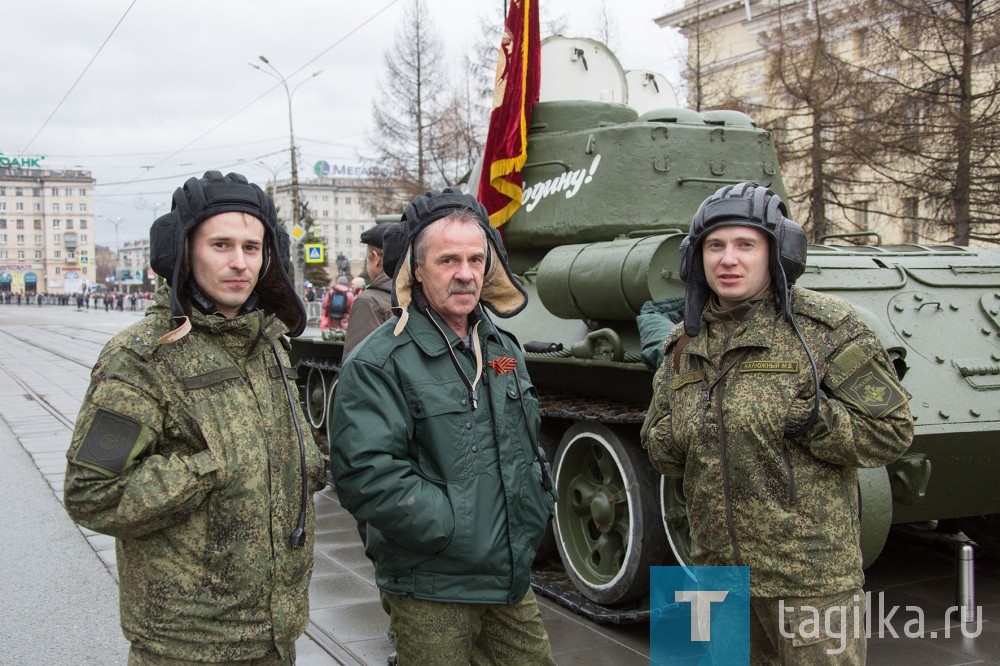 Боевую мощь и военную технику увидели участники парада Победы