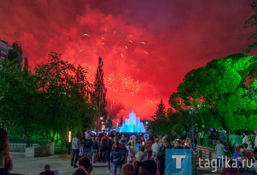 День города - 2019. "Иванушки" и фейерверк