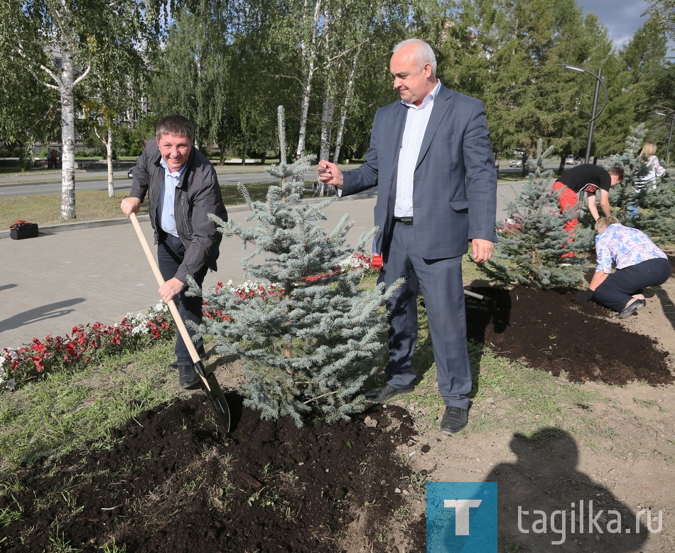 Аллея дружбы появилась перед Нижнетагильским цирком