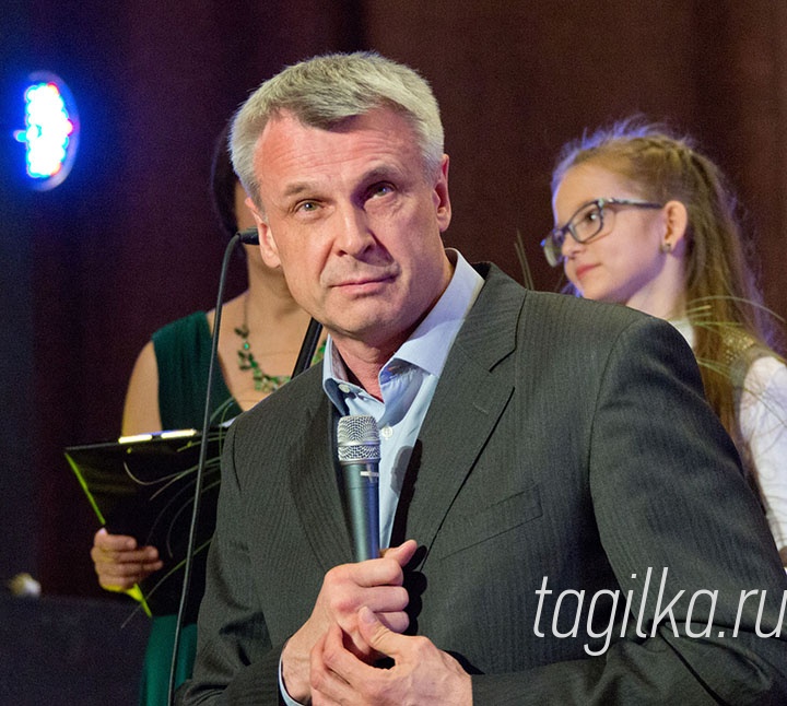 20 лет как песня

Одним из первых коллектив филармонии поздравил глава города Сергей Носов
