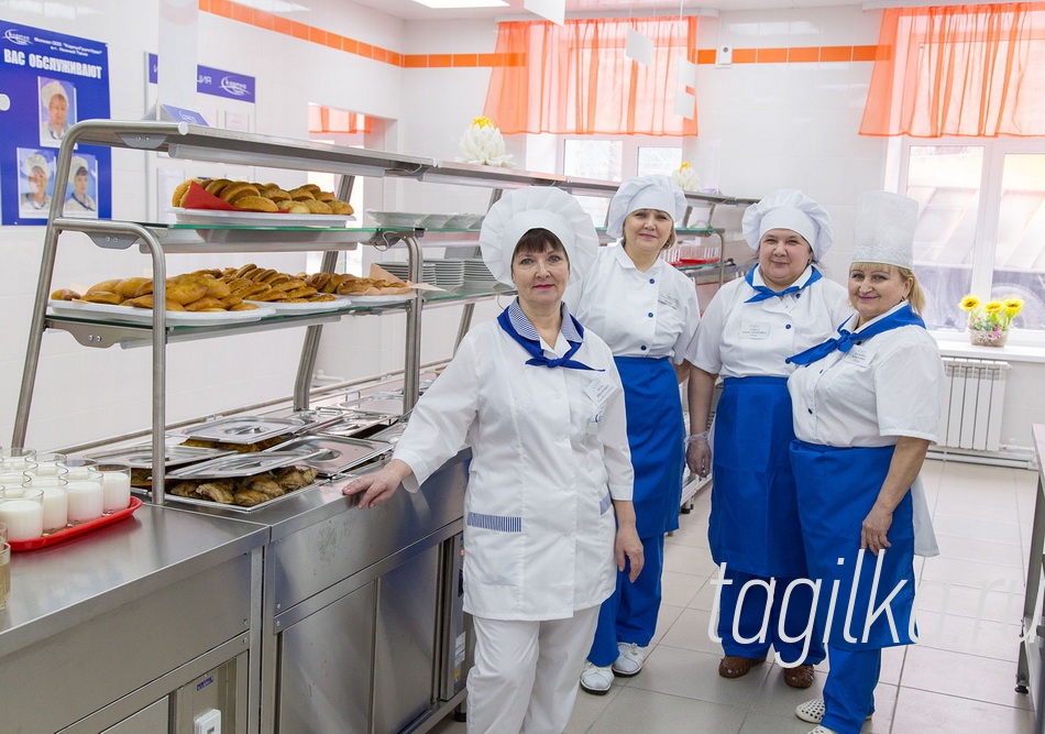 Открылась столовая.