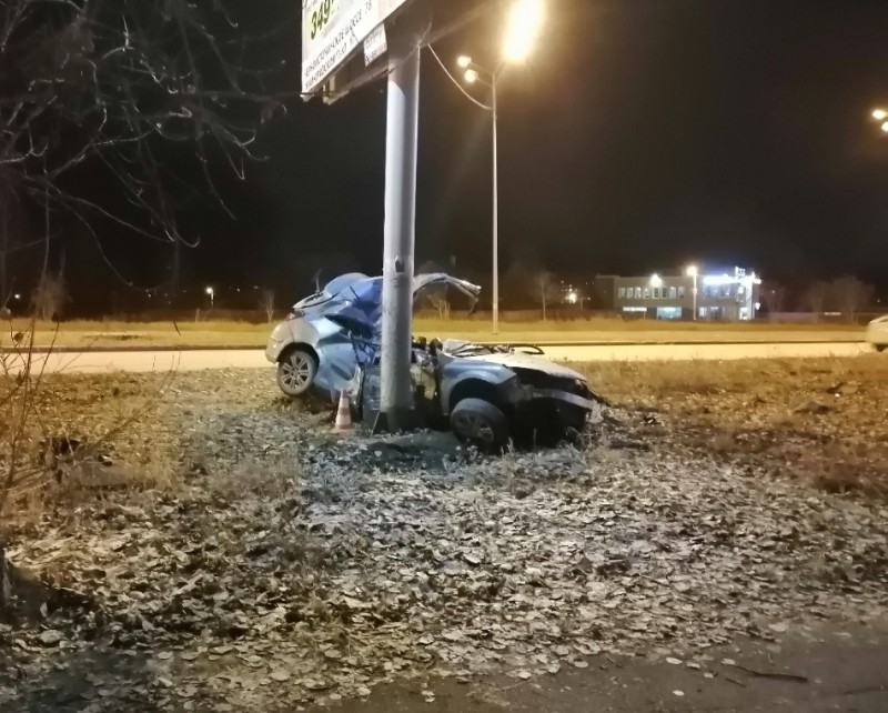 В Нижнем Тагиле погибли два пассажира машины, которая врезалась в столб