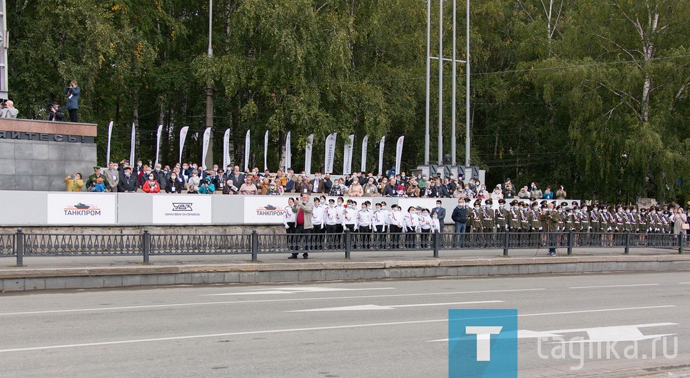 Шествием военной техники отметили тагильчане 100-летие отечественного танкпрома и 75-годовщину Победы в Великой Отечественной войне