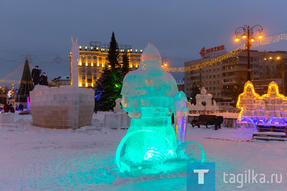 Строительство ледового городка. 22.12.2020