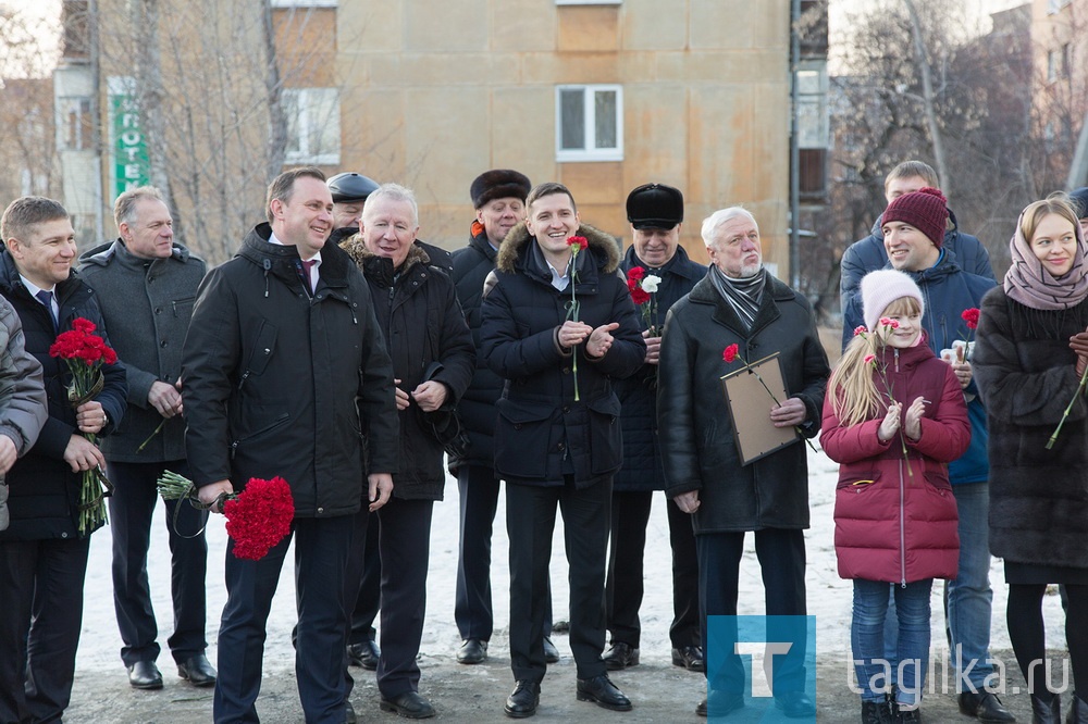 В Нижнем Тагиле торжественно открыли памятную доску в честь Евгения Зудова