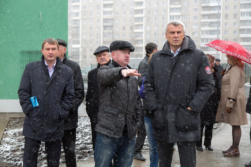 Глава города Сергей Носов
провел объезд детских садов Дзержинского района
