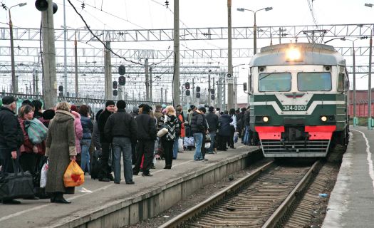 РЖД вводит 50-процентную льготу на проезд в пригородных электричках для пенсионеров. 