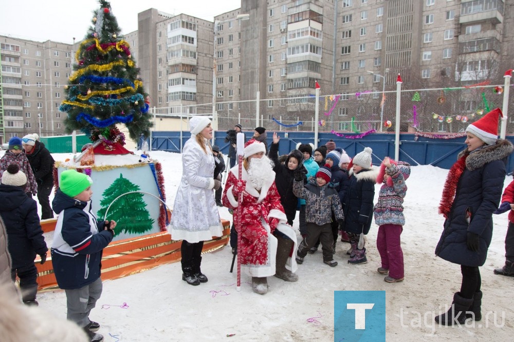 Готовимся к встрече Нового года. Красноармейская 84а