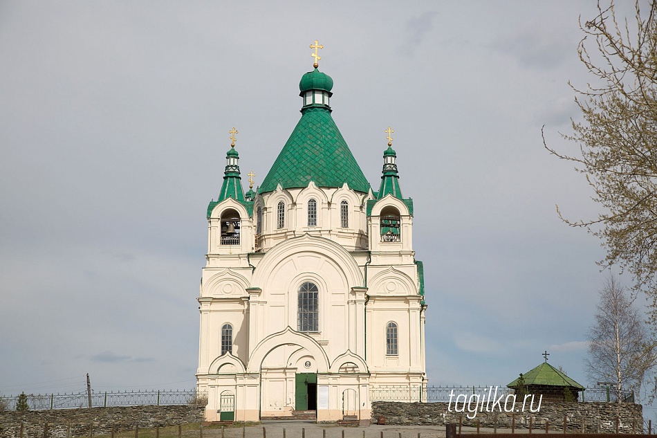 Представители разных конфессий призвали верующих отдать предпочтение молитве дома