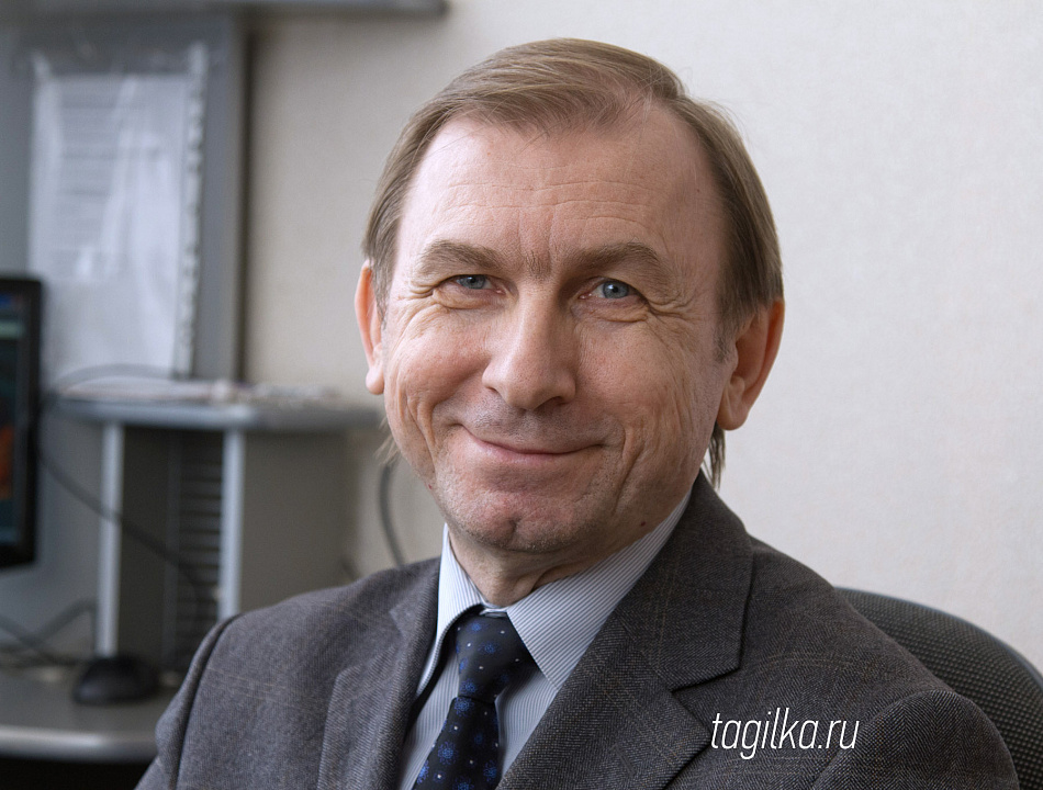 Главный дирижер Нижнетагильской филармонии Владимир Капкан награжден почетной грамотой городской Думы