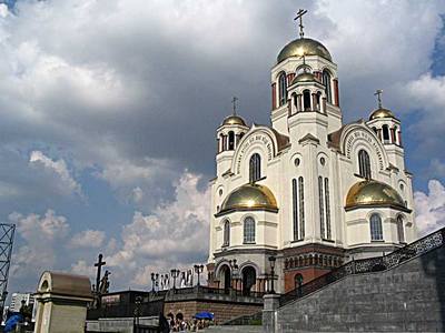 В Храме-на-Крови молодой человек совершил самоубийство