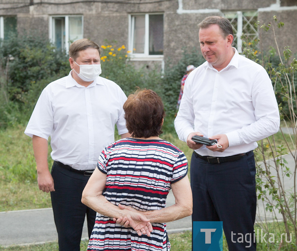 Глава города Владислав Пинаев встретился с жителями домов на улице Дарвина