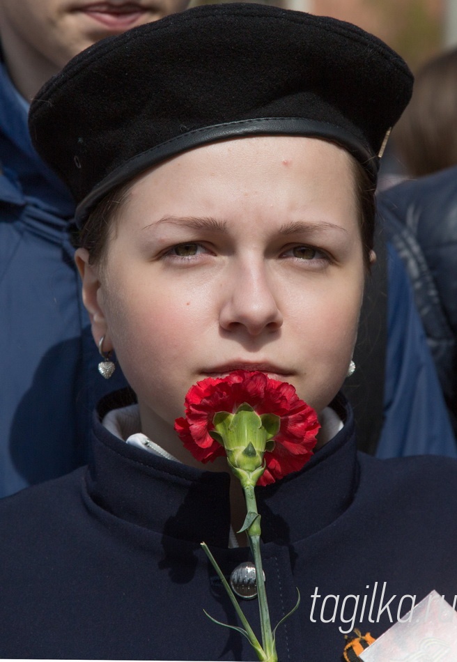 Митинг у памятника тагильчанам -Героям Советского Союза