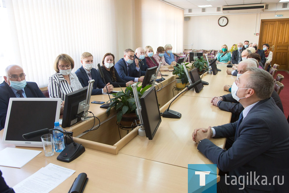 Почетным ветеранам Нижнего Тагила вручены специальные знаки