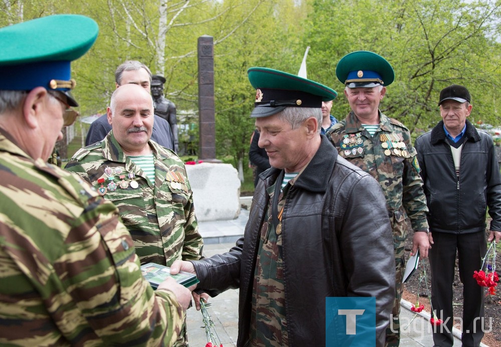 В парке Победы открыли монумент пограничникам