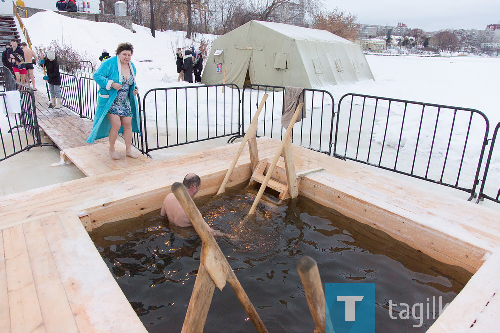 В Нижнем Тагиле проходят Крещенские купания