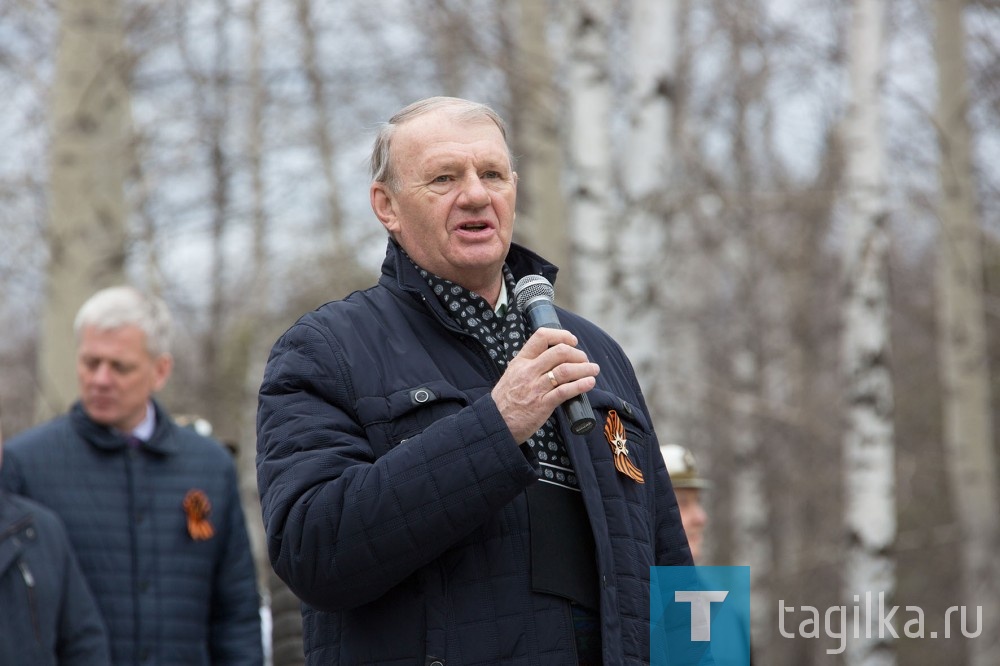 Председатель городского совета ветеранов Иван Хороший напомнил, что время неумолимо и с каждым годом ветеранов и участников Великой Отечественной войны становится меньше. По последним данным осталось чуть более ста человек.