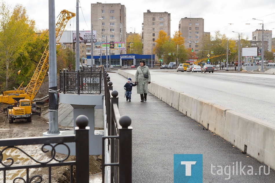 Мост по Фрунзе. 10.10.2016.
