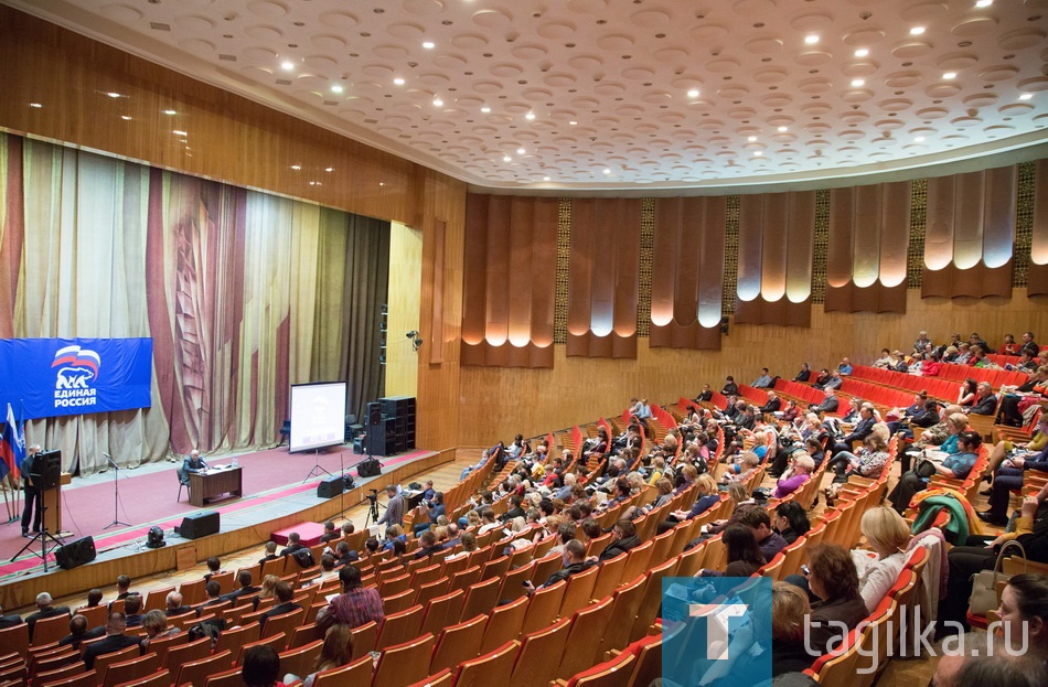 

В первом блоке приняли участие кандидаты, которые будут избираться по первым пяти одномандатным округам. Среди них действующие депутаты горДумы Андрей Галахов, Вадим Раудштейн, Игорь Базилевич, Андрей Муринович и Владимир Антонов, главный врач Демидовской больницы Сергей Овсянников, инженер по подготовке производста Уралвагонзавода Светлана Алдушина, директор школы №61 Лариса Гизенко