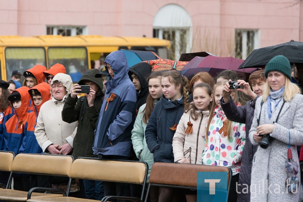 МИТИНГ У ПАМЯТНИКА ТАГИЛЬЧАНАМ – ГЕРОЯМ СОВЕТСКОГО СОЮЗА И ПОЛНЫМ КАВАЛЕРАМ ОРДЕНА СЛАВЫ