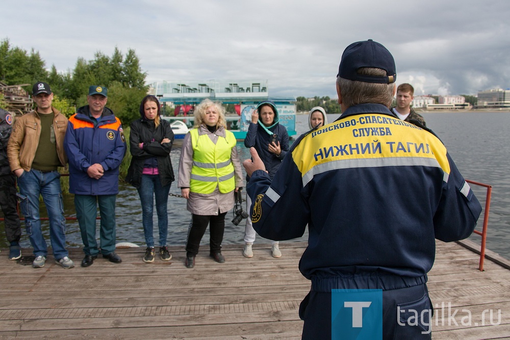 Тренировка МЧС по спасению утопающих